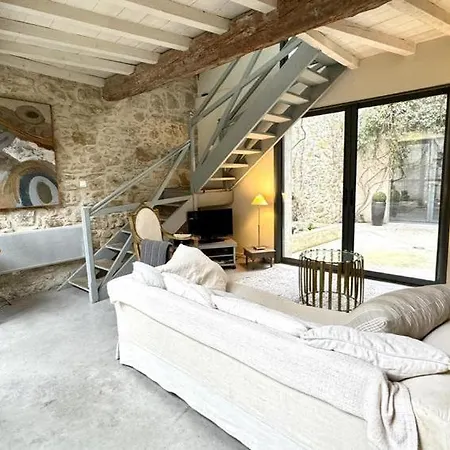 Prázdninový dům Maison De Charme En Pierre ,Piscine Canal Midi